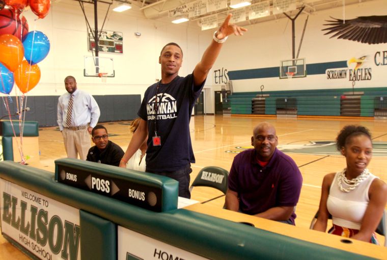 Ojai Black Signing
